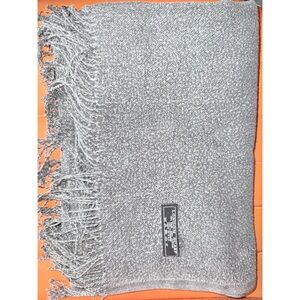 Cashmere & Wool Elegant Gray London Scarf